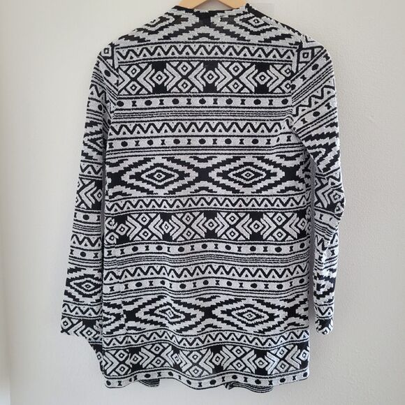 American Eagle Women's sz XS Tribal print Sweater Open Front Waterfall Cardigan - Picture 2 of 10